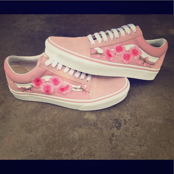 vans white & pink old skool cherry blossom trainers